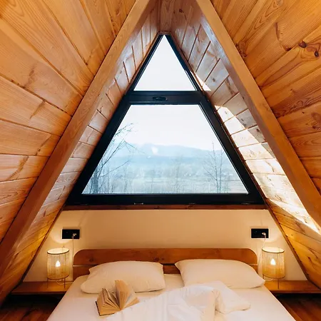 Dobrede - будиночки під лісом