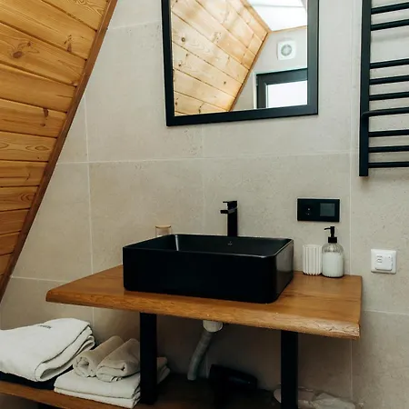 Ferienhaus Dobrede - будиночки під лісом Dubrynychi