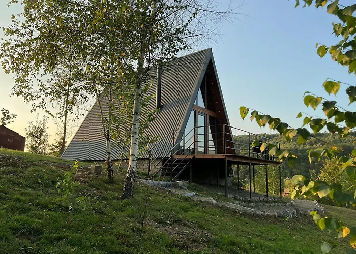 Holiday home Dobrede - будиночки під лісом