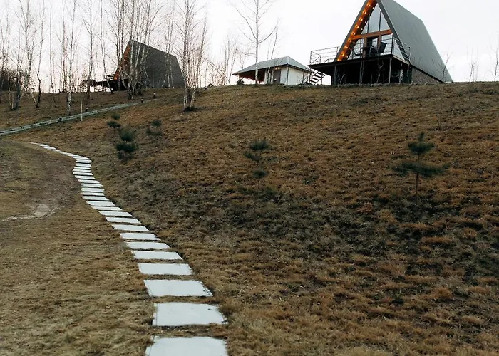 Holiday home Dobrede - будиночки під лісом