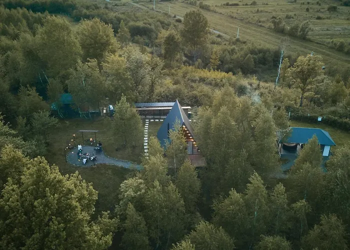 Holiday home Dobrede - будиночки під лісом *