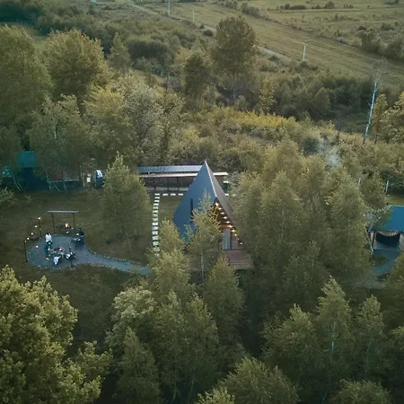Casa de Férias Dobrede - будиночки під лісом *